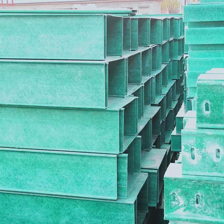 七臺(tái)河市槽式梯式防腐玻璃鋼電纜橋架生產(chǎn)廠家批發(fā)價(jià)現(xiàn)貨