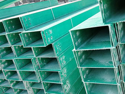 800*200玻璃鋼電纜橋架多少錢一米？