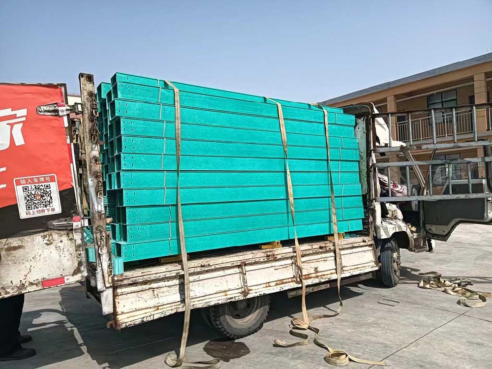 為什么生產(chǎn)玻璃鋼橋架需要用到鈣粉和鋁粉？