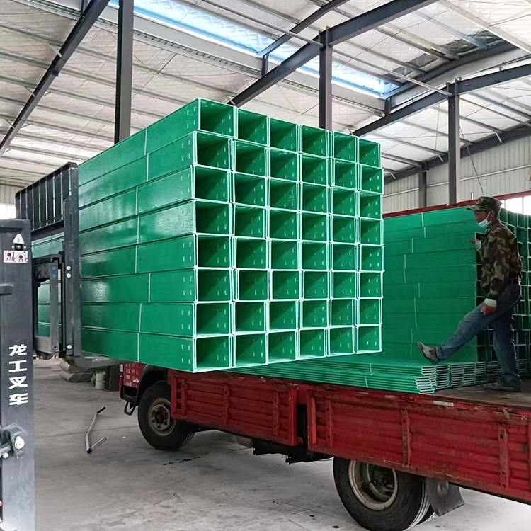 玻璃鋼橋架裝車(chē)